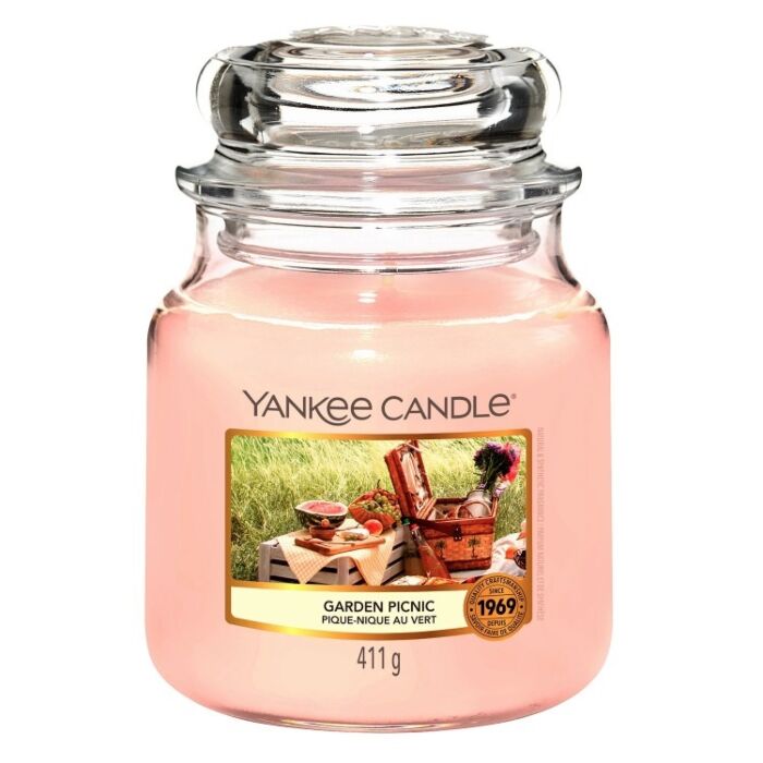Yankee Candle Garden Picnic - Medium Jar